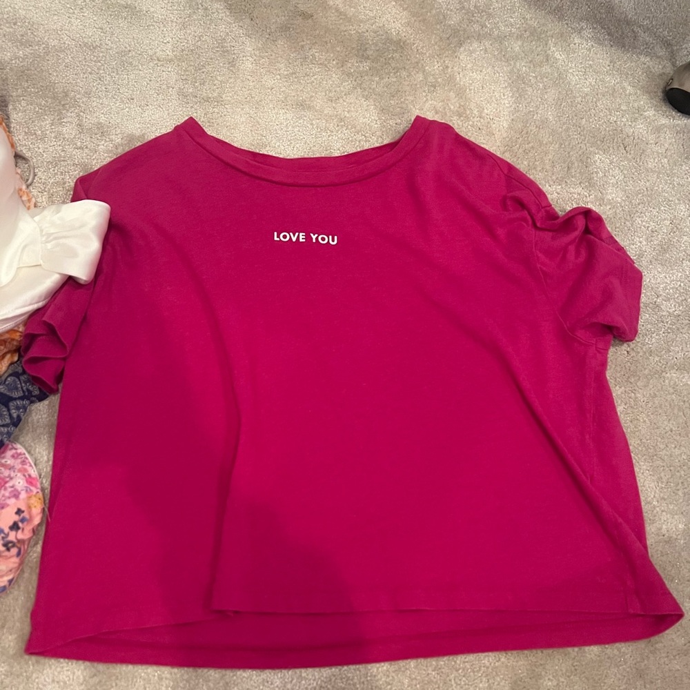 VS Pink Cropped Love You Tee NWOT NEGOTIABLE